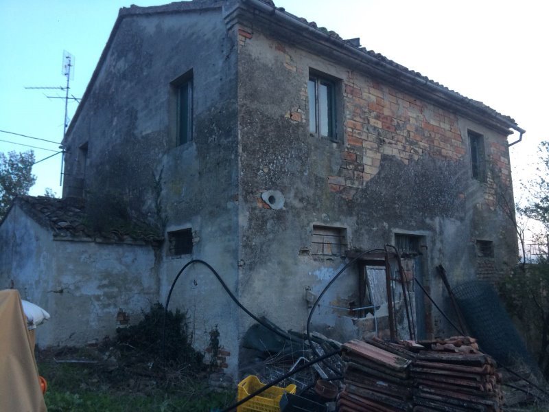 Belvedere Ostrense casa colonica a Ancona in Vendita