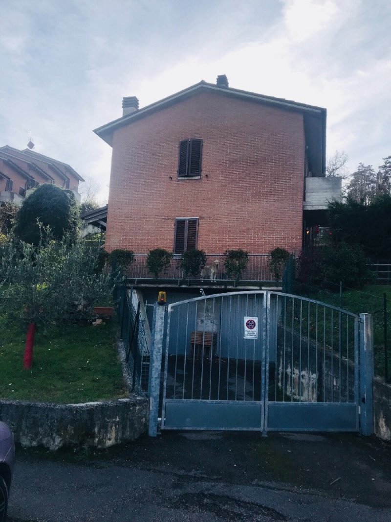 Urbino casa a schiera a Pesaro e Urbino in Vendita