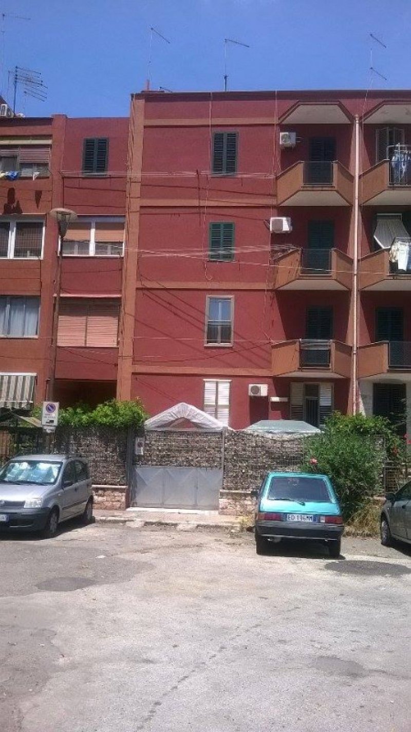 Appartamento zona Taranto Tamburi a Taranto in Vendita