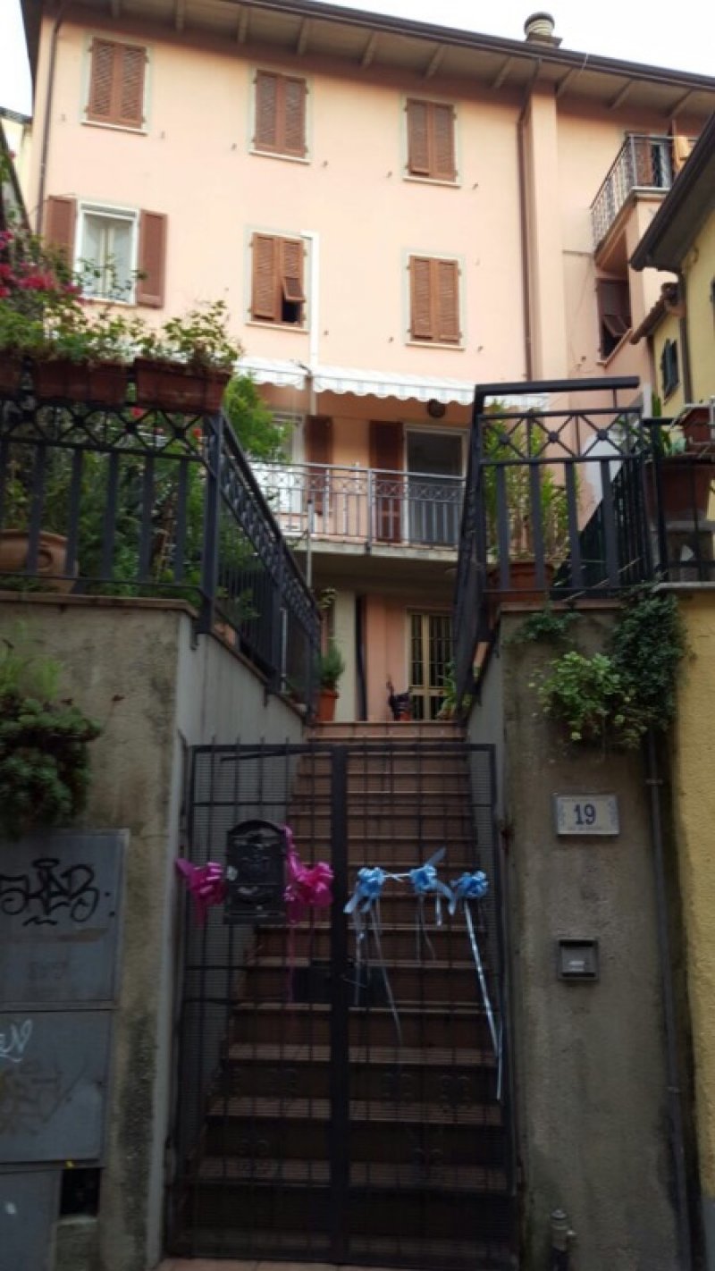 Massa casa indipendente nel centro storico a Massa-Carrara in Vendita