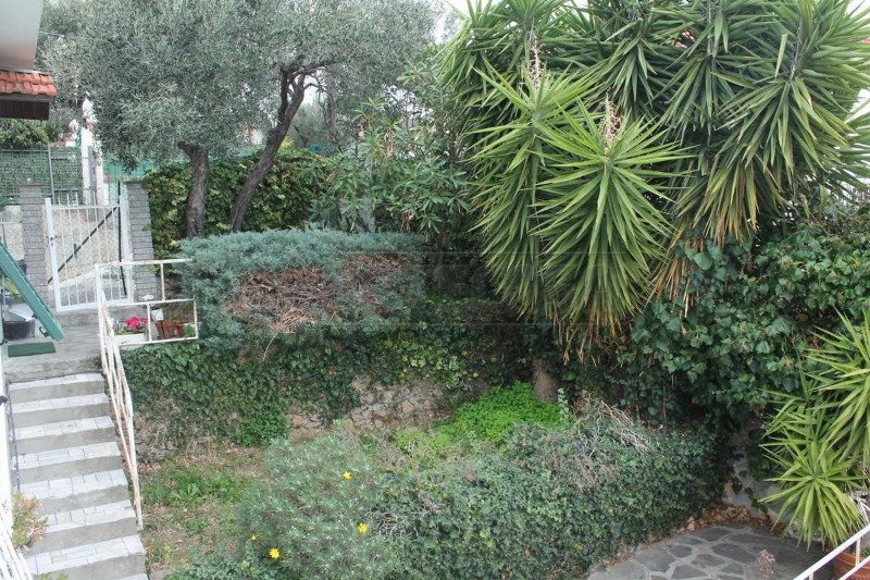 Boissano villa con terrazza vista mare a Savona in Vendita