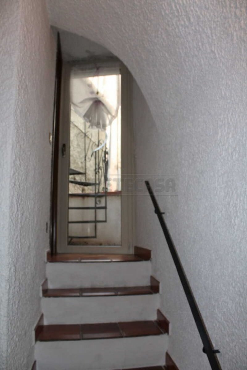 Toirano rustico su due livelli a Savona in Vendita