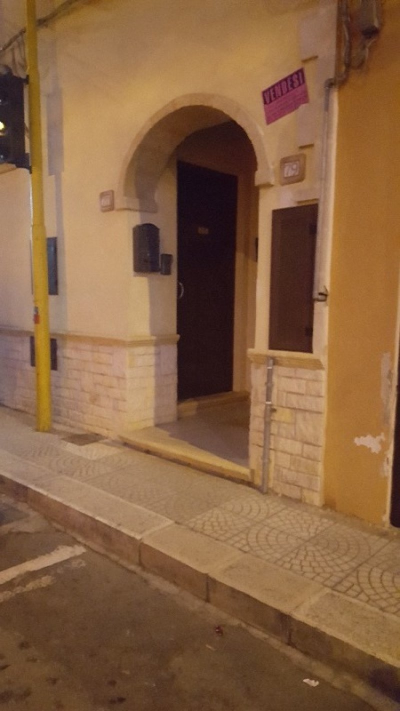 Appartamento ubicato in via Roma in Monteparano a Taranto in Vendita
