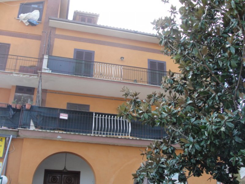 Bassano Romano appartamento mansardato panoramico a Viterbo in Vendita