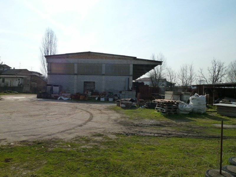 Pralboino area commerciale con capannone a Brescia in Vendita