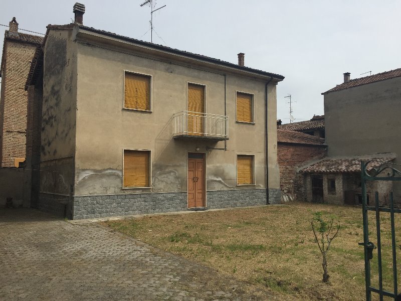 Mottaziana casa a Piacenza in Vendita