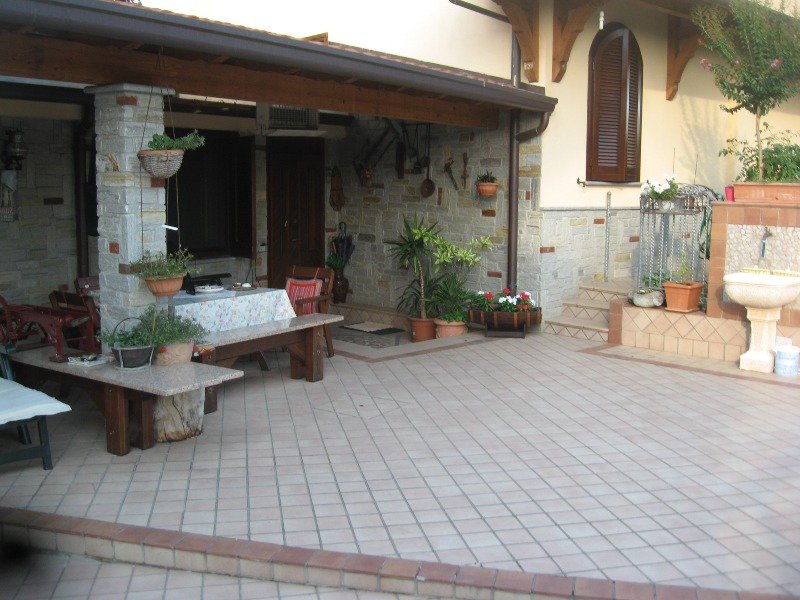 Samarate villa a Varese in Vendita