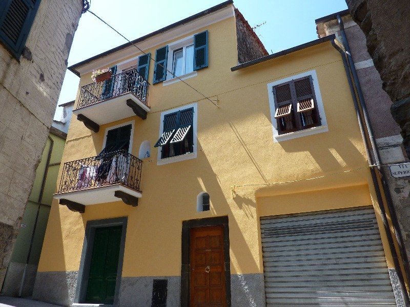Pignone appartamento nel centro storico del paese a La Spezia in Vendita