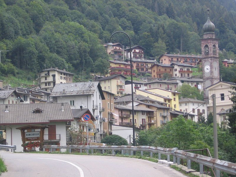 Roncobello ampio bilocale a Bergamo in Vendita