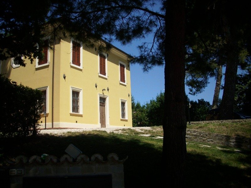 Osimo villa d'epoca inizio '900 a Ancona in Vendita