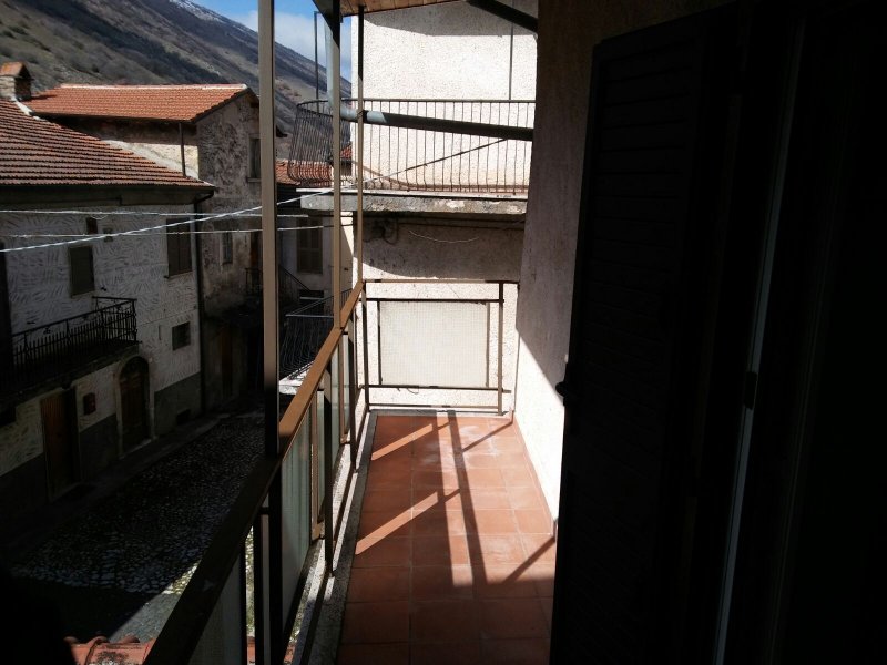 Appartamento nel centro storico di Corcumello a L'Aquila in Vendita