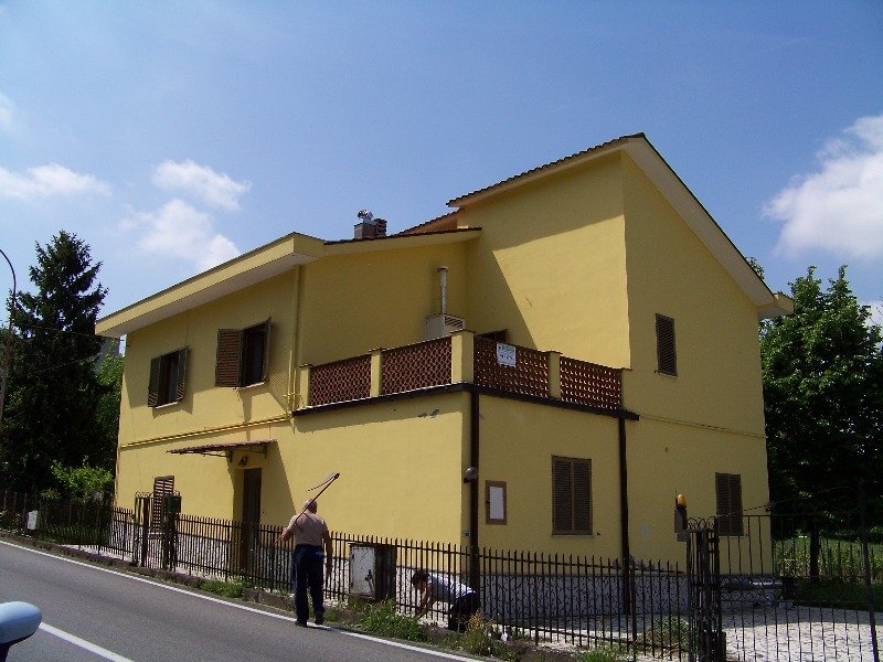 Rocca D'Evandro case con 2 appartamenti a Caserta in Vendita