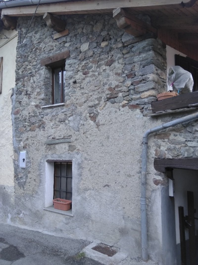 Quart porzione di rustico ristrutturato a Valle d'Aosta in Vendita