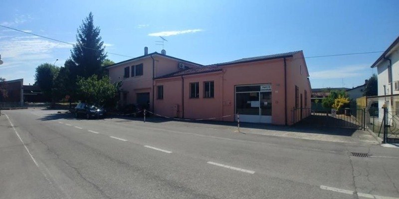 Quistello magazzino laboratorio a Mantova in Vendita