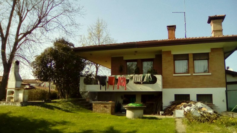 Roncade casa con giardino a Treviso in Vendita