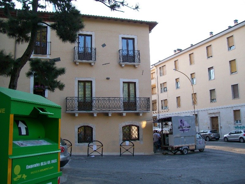 L'Aquila appartamento ad uso studio o ufficio a L'Aquila in Affitto