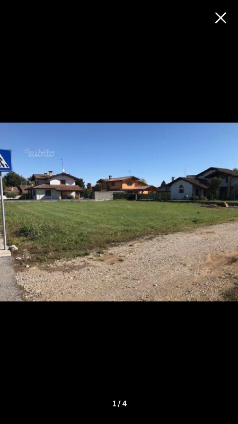 Pocenia terreno edificabile in centro paese a Udine in Vendita