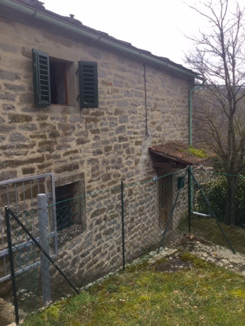 Firenzuola casa con giardinetto a Firenze in Vendita