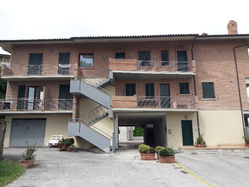 Recanati appartamento con mansarda e garage a Macerata in Vendita