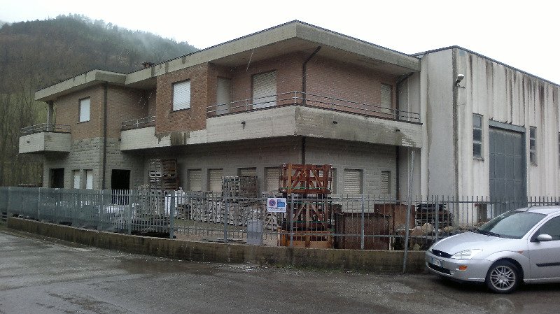 Bagno di Romagna capannone a Forli-Cesena in Vendita