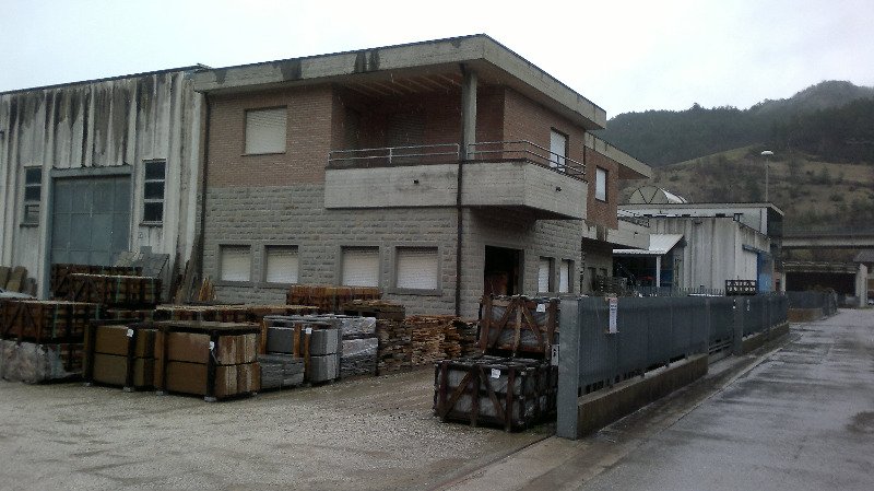 Bagno di Romagna capannone a Forli-Cesena in Vendita