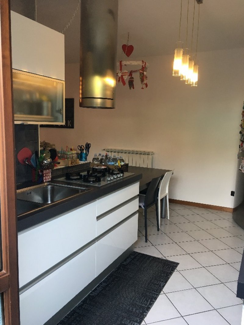 Osmate appartamento in residence a Varese in Vendita