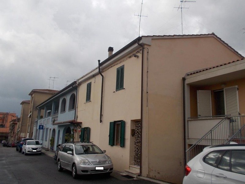 Cecina appartamento in corso di ristrutturazione a Livorno in Vendita