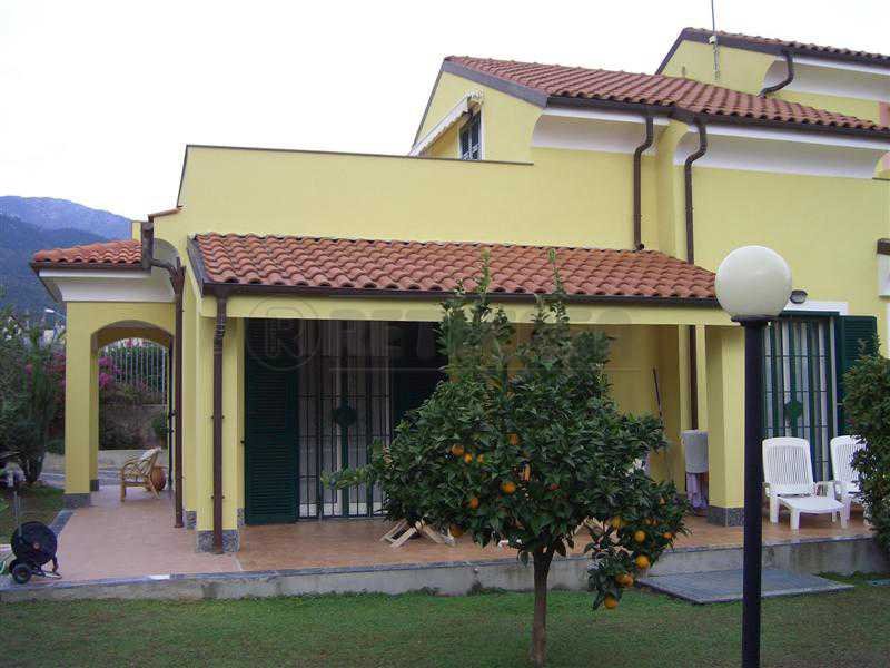 Loano villa a schiera a Savona in Vendita