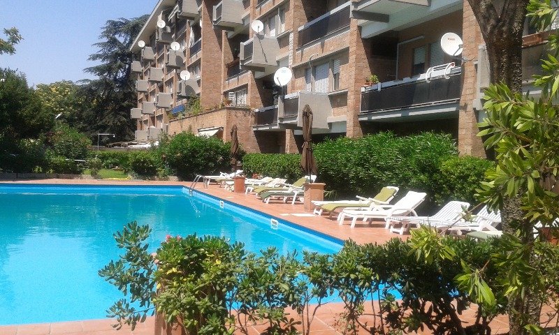 Roma monolocale in residenze con piscina a Roma in Vendita