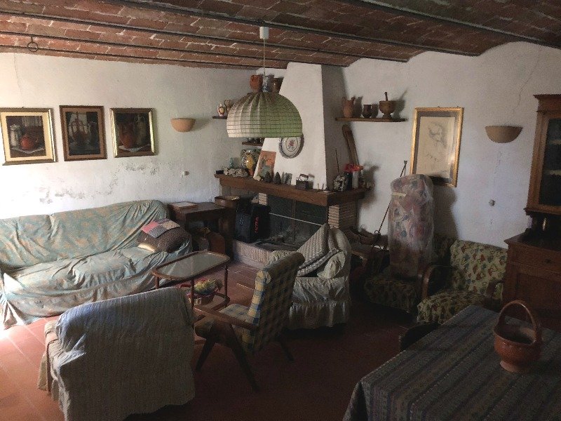Narni antica casa colonica a Terni in Vendita