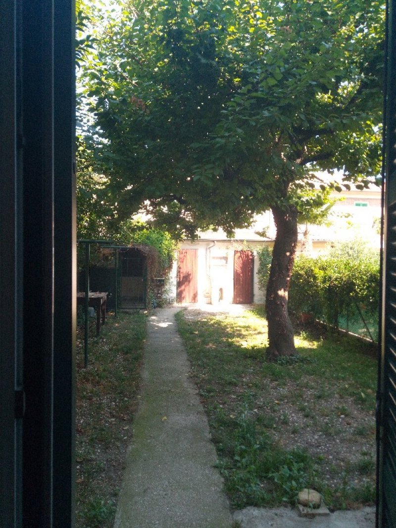 Fano bilocale indipendente con giardino a Pesaro e Urbino in Vendita