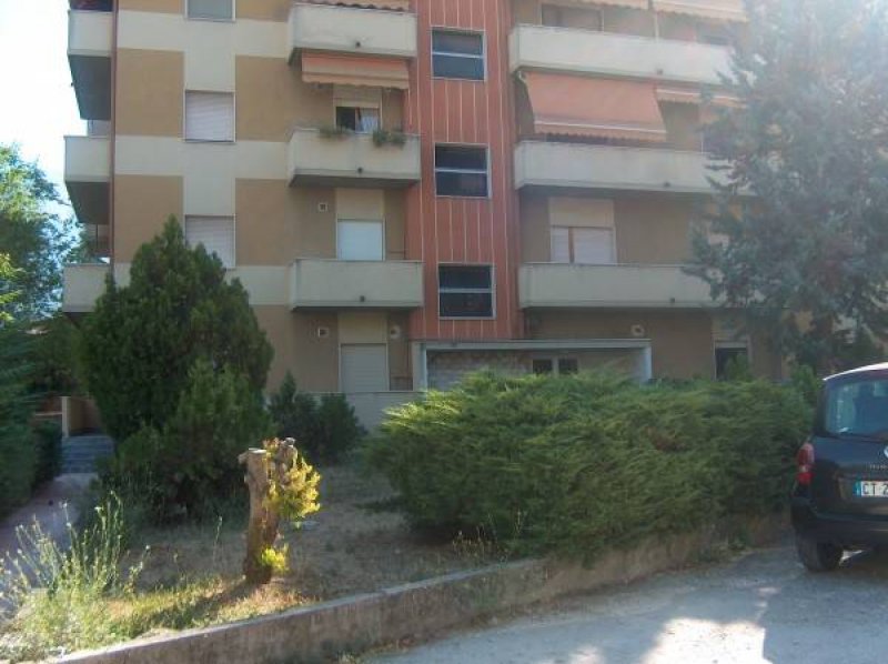 Sulmona appartamento immerso nel verde a L'Aquila in Vendita