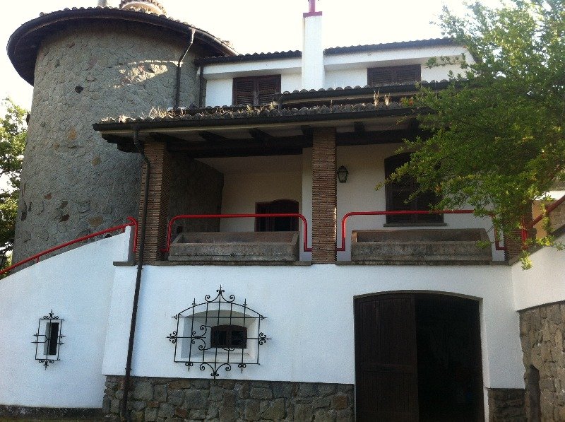 Vitorchiano villa con rifiniture di pregio a Viterbo in Vendita