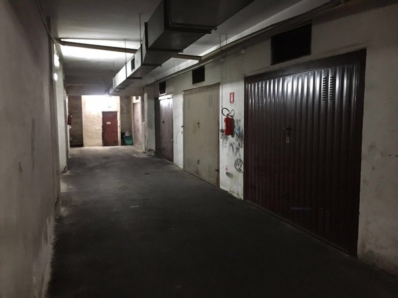 Tremestieri Etneo da privato ampio garage a Catania in Vendita