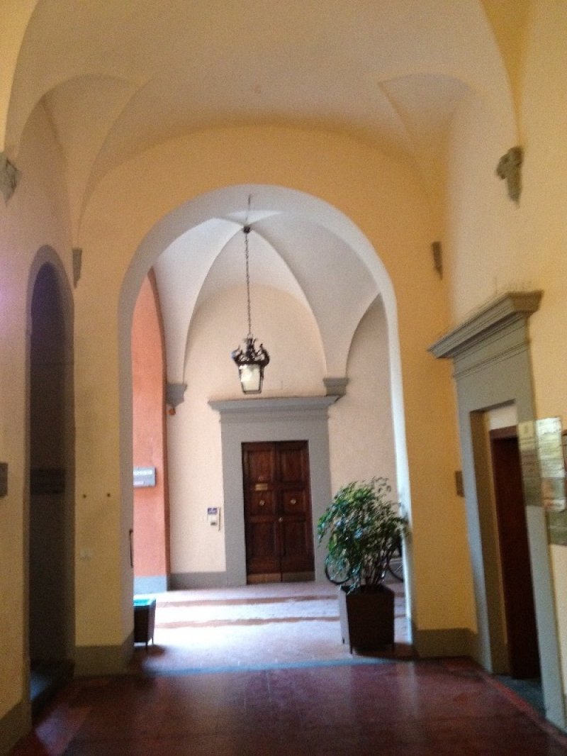 Pistoia ufficio in antico palazzo storico a Pistoia in Affitto