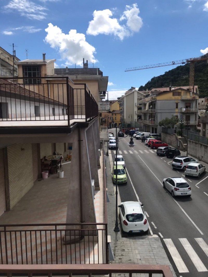 Appartamento a Giffoni Valle Piana a Salerno in Vendita