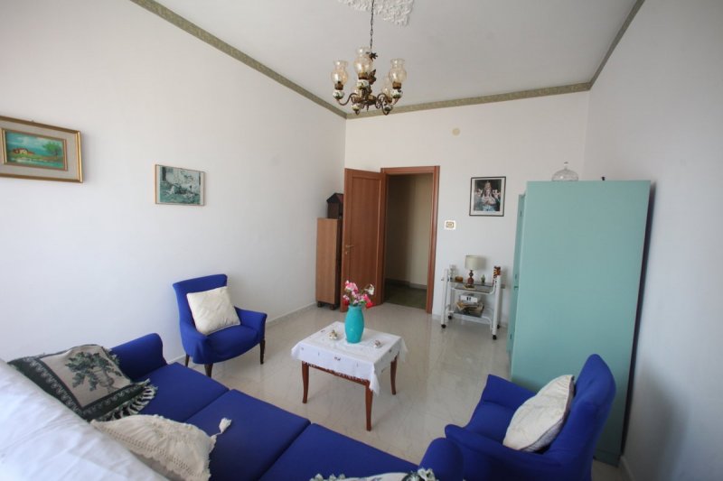Apricena appartamento ammobiliato a Foggia in Affitto
