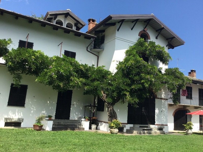 Villa collinare a Luserna San Giovanni a Torino in Affitto