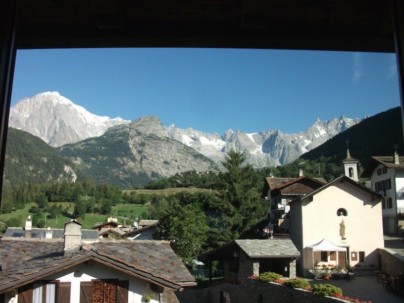 Pr-Saint-Didier casa vista monte Bianco a Valle d'Aosta in Vendita