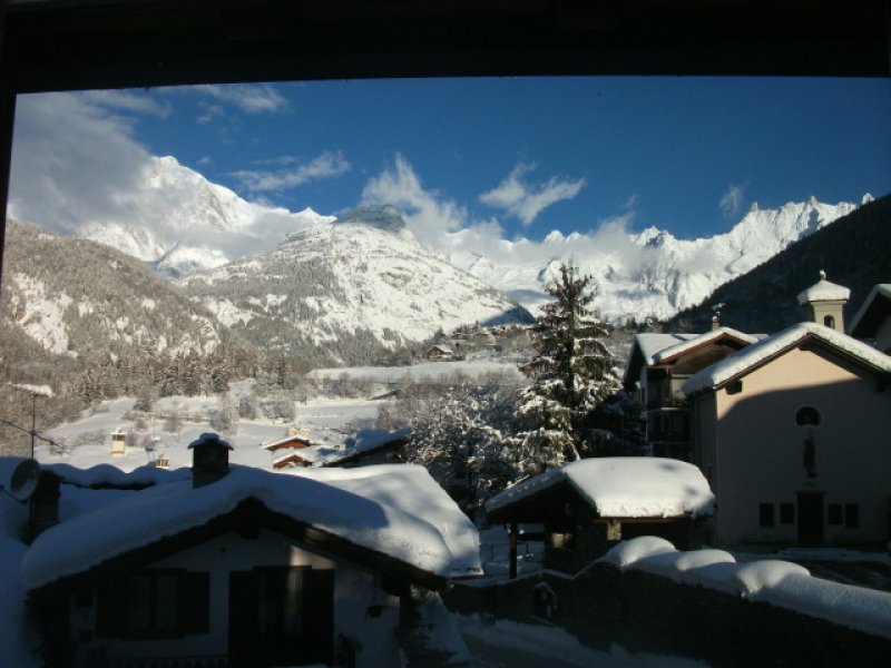Pr-Saint-Didier casa vista monte Bianco a Valle d'Aosta in Vendita