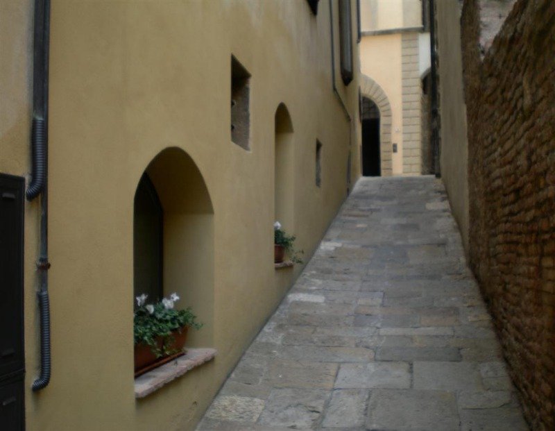 Locali commerciali centro storico di Montepulciano a Siena in Vendita