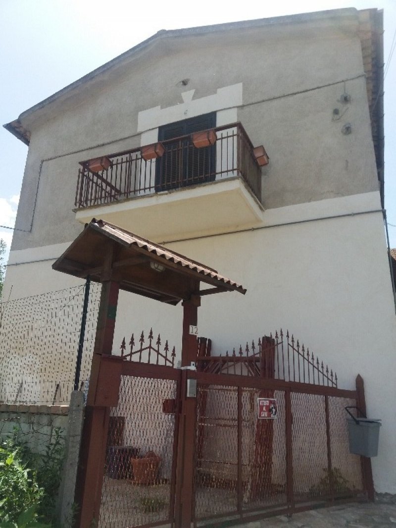 A Pietradefusi casa a Avellino in Vendita