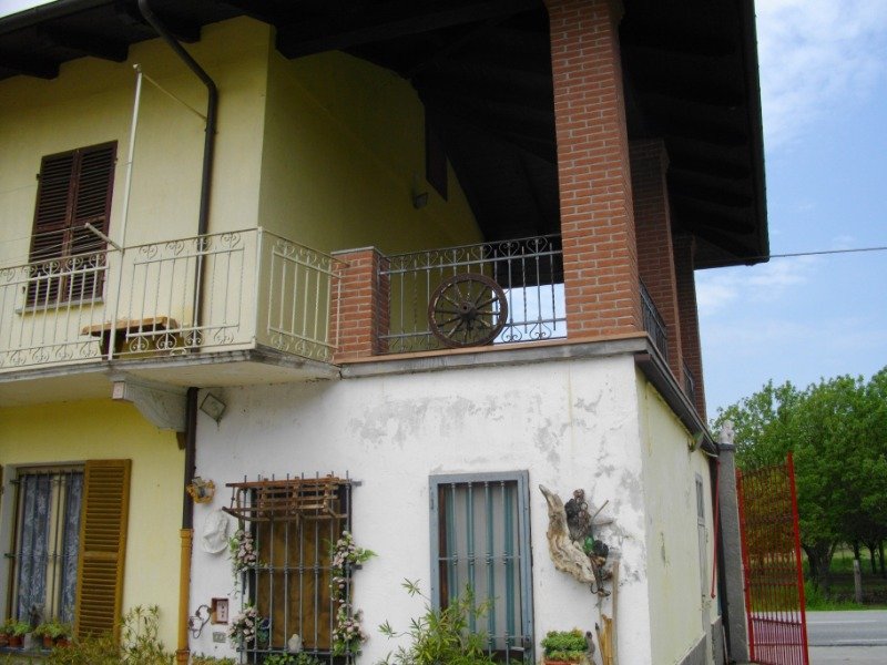 Fossano frazione Piovani casa a Cuneo in Vendita