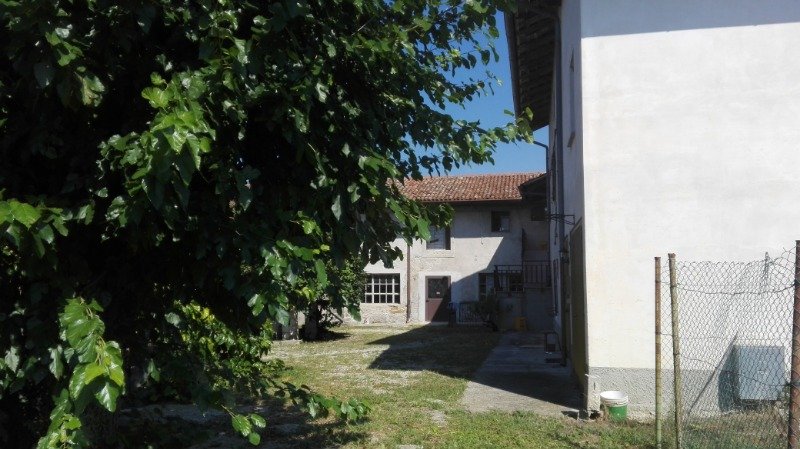 Premariacco casa colonica a Udine in Vendita