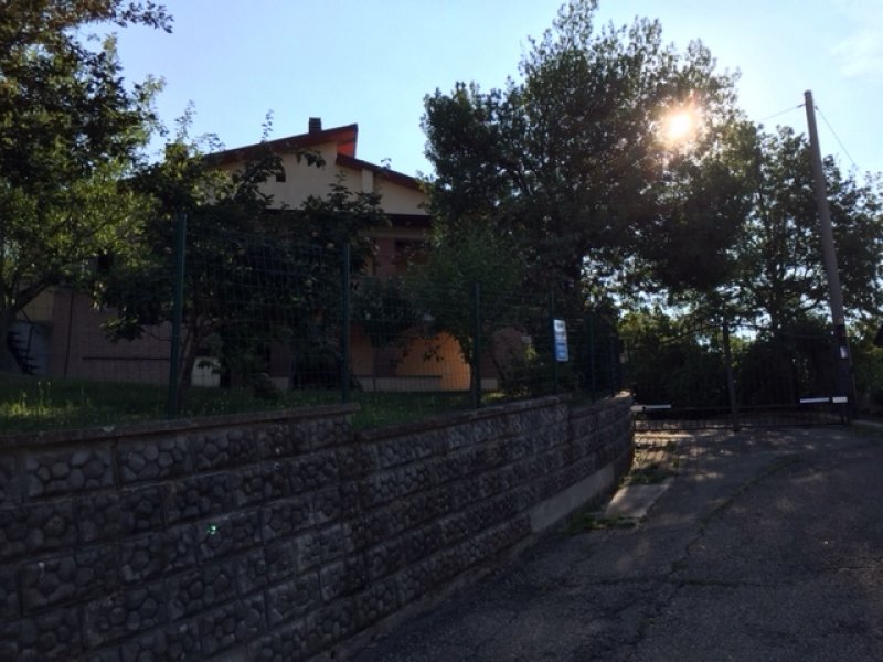 Carpineti casa singola a Reggio nell'Emilia in Vendita