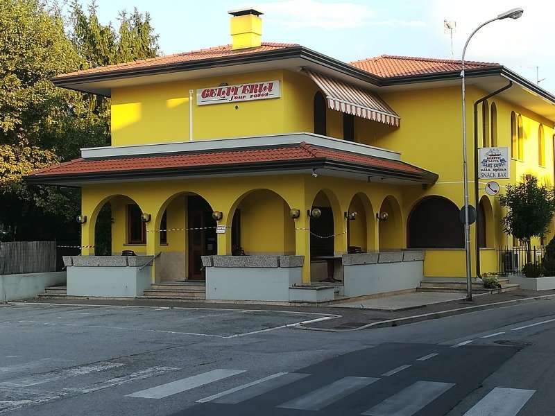 Muzzana del Turgnano locale in centro paese a Udine in Vendita