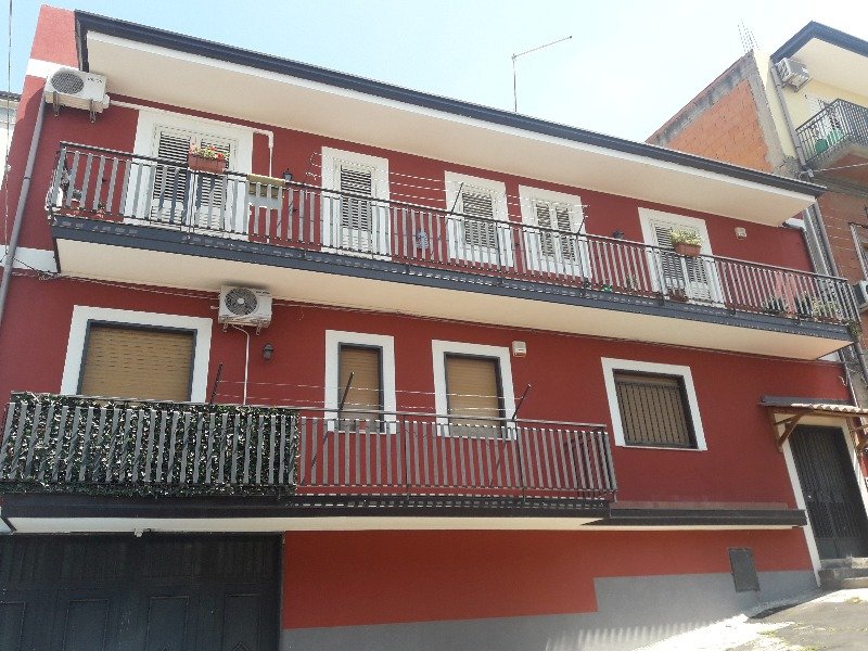 Patern ampio appartamento a Catania in Vendita