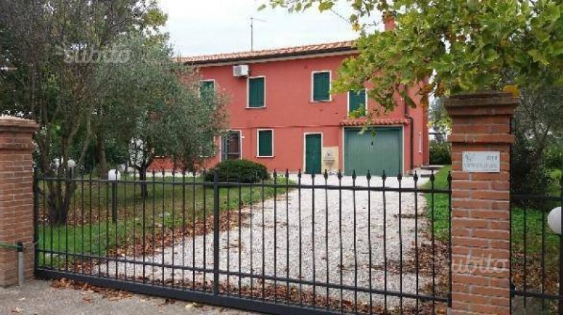 Badia Polesine casa con giardino a Rovigo in Vendita