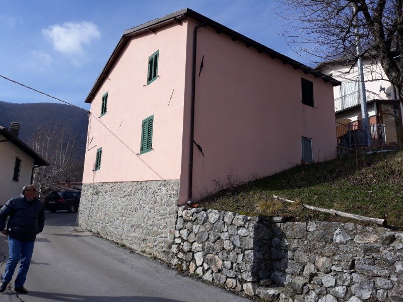 Careggine casa di montagna a Lucca in Vendita