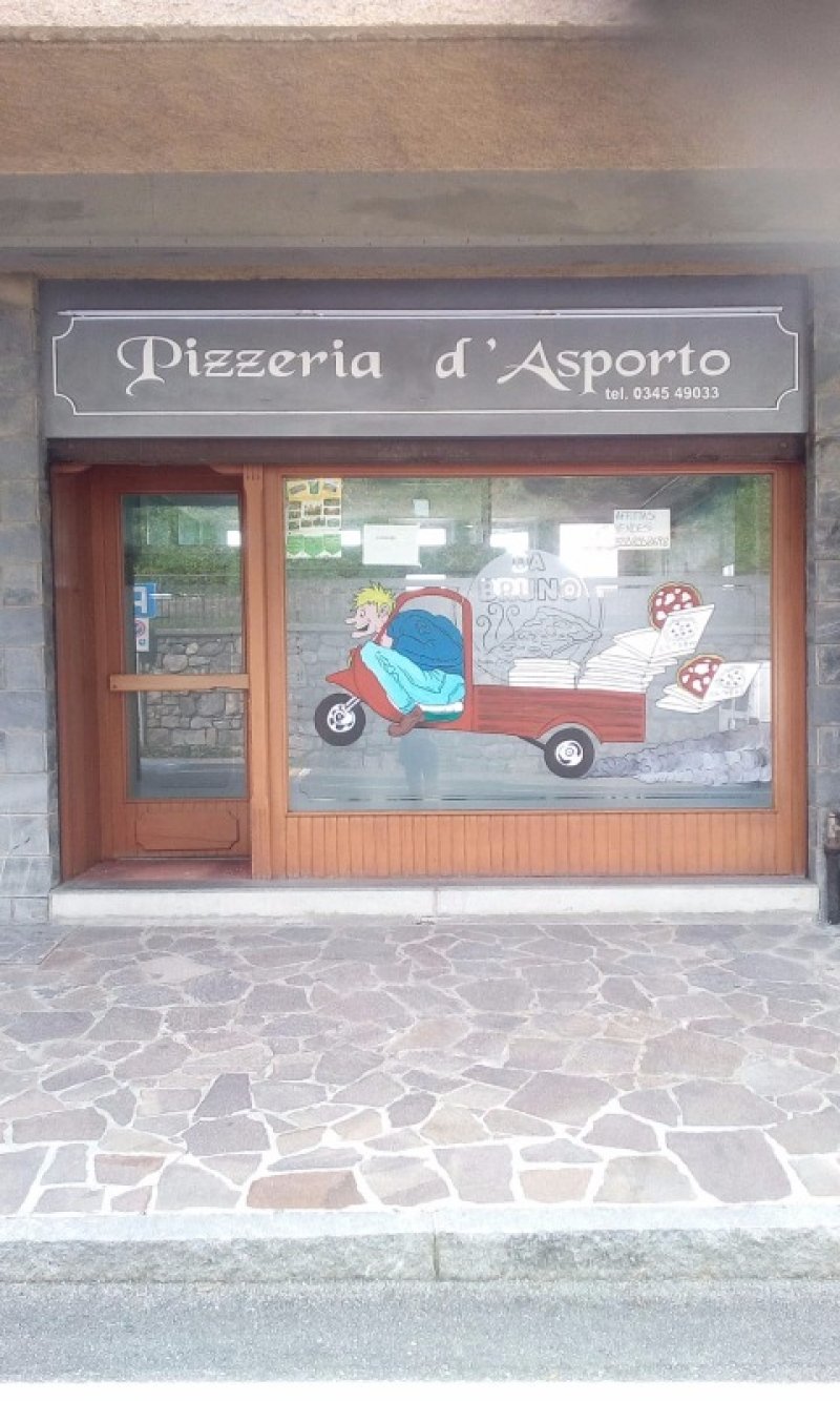 Dossena negozio a Bergamo in Vendita